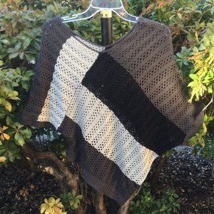 Colorblock Triangle Poncho